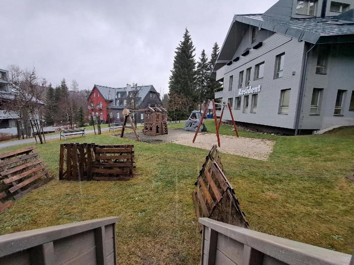Resident Harrachov Family Apartment エクステリア 写真