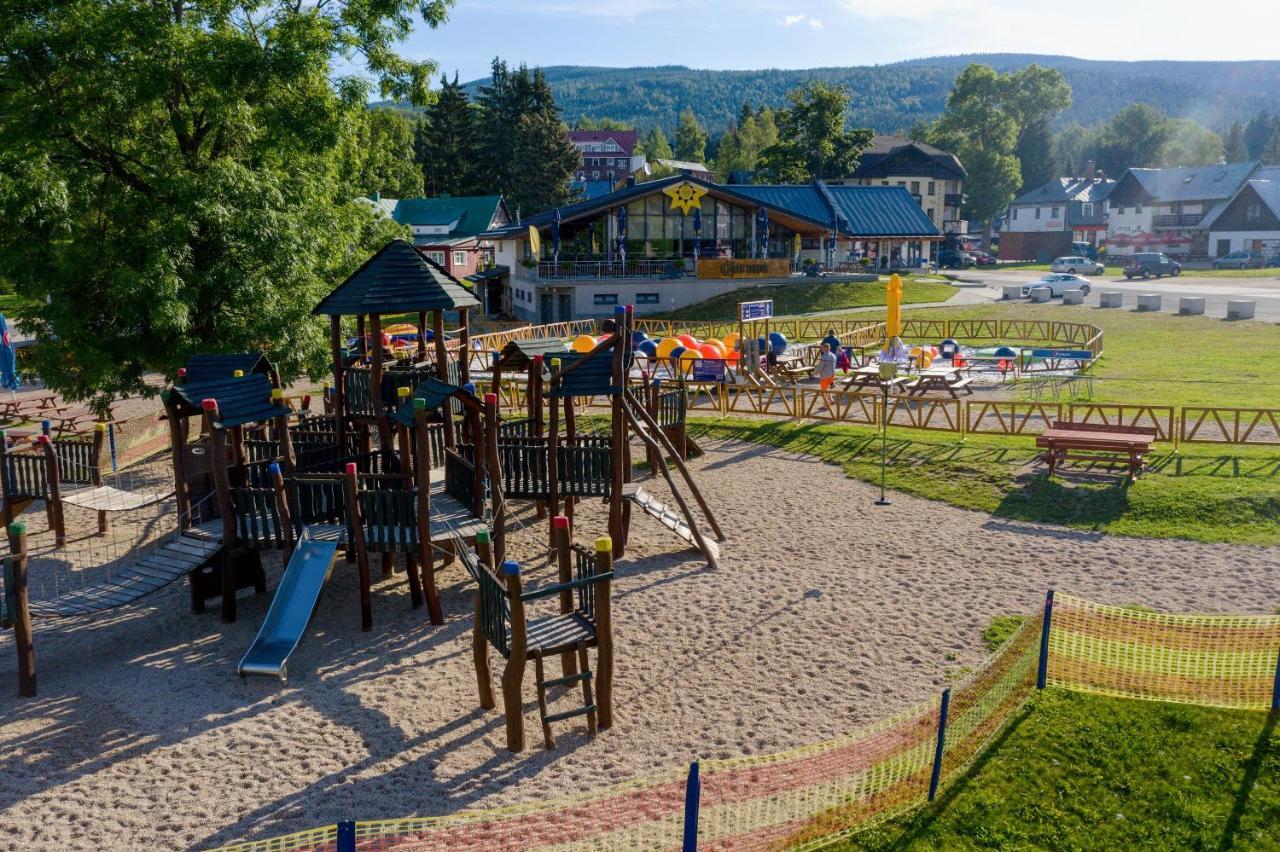 Resident Harrachov Family Apartment エクステリア 写真